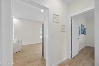 504 Cypress Circle SW, Shallotte, NC 28470 – photo 19: hallway