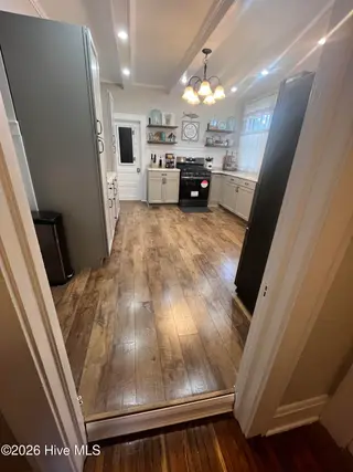 913 W Church Street, Elizabeth City, NC 27909 – photo 10: Kitchen Threshold