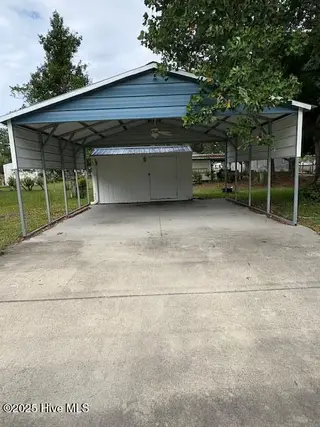 1554 Gate 2 SW, Ocean Isle Beach, NC 28469 — 3-bedroom manufactured home in Seaside North, Ocean Isle Beach, NC, photo 5 of 17: IMG_2396