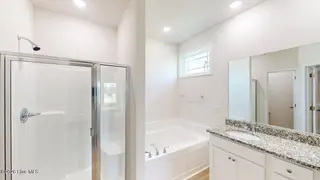 100 Windemere Lane, Goldsboro, NC 27530 – photo 8: Master Bathroom