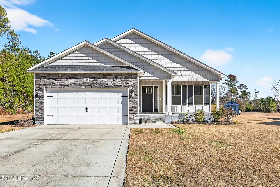 401 Mccall Drive, Jacksonville, NC 28540 – photo 1 of 40: 01