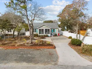 165 NE 5th Street, Oak Island, NC 28465 – photo 4: 1-web-or-mls-DJI_20260209103525_0962_D