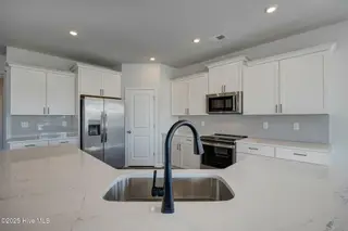 1369 Trisail Terrace, Wilmington, NC 28412 – photo 17: kichen