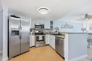 1400 E Fort Macon Road 112, Atlantic Beach, NC 28512 – photo 6: 27-web-or-mls-1400 E Fort Macon 112 - 03