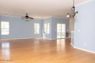 6600 Dorrington Drive, Wilmington, NC 28412 — 4-bedroom home in Lords Creek, Wilmington, NC, photo 4 of 33: 6600Dorrington_062