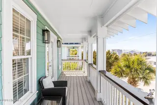 306 Coral Drive, Wrightsville Beach, NC 28480 — 5-bedroom home in Harbor Island, Wrightsville Beach, NC, photo 10 of 57: 007_306_coral_drive-04_875