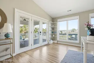 625 S Fourth Avenue, Kure Beach, NC 28449 – photo 19: 22_625_S_4th_Ave_-_photos_028
