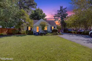 3611 Dickinson Avenue Ext, Greenville, NC 27834 — 3-bedroom home, Greenville, NC, photo 9 of 64: 009_DSC_6579_twilight