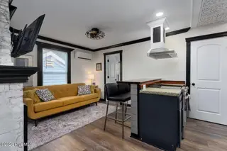 604 Church Street, Wilmington, NC 28401 – photo 21: upstairs living