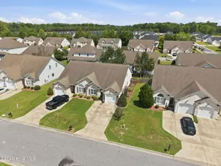 2205 Dovedale Drive B, Greenville, NC 27834 – photo 6: 6-web-or-mls-DJI_20260819142123_0047_D-e