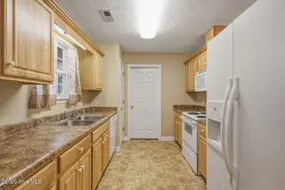 1481 E Boiling Spring Road, Southport, NC 28461 – photo 14: 23-web-or-mls-Cammediallc.com (28 of 44)