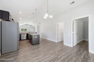 106 Heckathorne Drive, New Bern, NC 28560 — 3-bedroom home in West Crossroads, New Bern, NC, photo 11 of 33: Kitchen