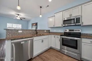 42 Catalina Circle, Swansboro, NC 28584 – photo 8: 23-web-or-mls-IMG_8774