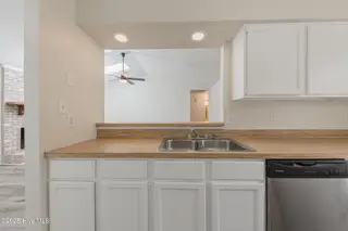153 Raintree Circle, Jacksonville, NC 28540 – photo 23: 27KITCHEN