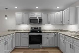 822 N Lord Street, Southport, NC 28461 – photo 7: 16-web-or-mls-BTS09682