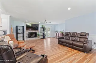 9135 Sue Circle NE, Leland, NC 28451 — 3-bedroom home in Marion Estates, Leland, NC, photo 4 of 50: 016-9135SueCircleNortheast-Leland-NC-284