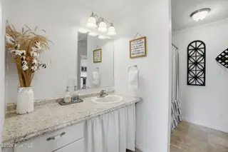 102 Creek Court, Elizabeth City, NC 27909 – photo 21: 35-web-or-mls-35_Creek Ct_KarianM_FullSi