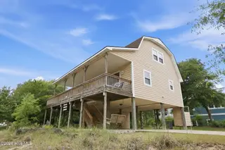 136 Sea Dunes Drive, Emerald Isle, NC 28594 – photo 5: 3-web-or-mls-IMG_7143