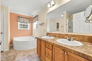 106 Deer Trail Lane, Carthage, NC 28327 — 3-bedroom manufactured home, Carthage, NC, photo 12 of 48: 21-web-or-mls-IMG_9192