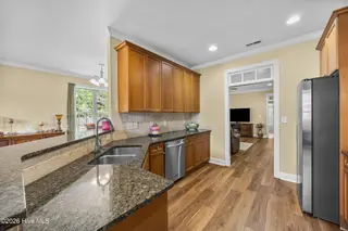 8746 Ramsbury Way, Wilmington, NC 28411 — 4-bedroom home in Plantation Landing, Wilmington, NC, photo 24 of 49: 31_kitchen