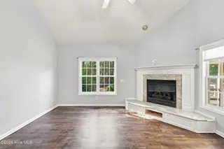 1316 Devonshire Trail, Aberdeen, NC 28315 – photo 23: living room