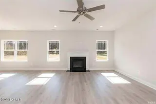 914 Nassau Court, New Bern, NC 28560 – photo 12: Living 2