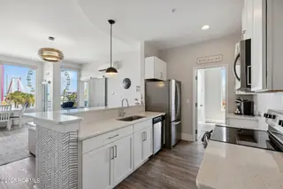 102 Cape Fear Boulevard Unit 204, Carolina Beach, NC 28428 — 2-bedroom condo in Towne Place Condominium, Carolina Beach, NC, photo 17 of 33