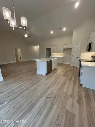 2410 Starling Lane, New Bern, NC 28562 – photo 7: Kitchen Pic 4