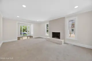 208 Dupont Circle, Greenville, NC 27858 – photo 5: Family room
