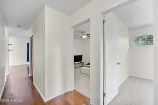 530 Oak Lane, Jacksonville, NC 28540 – photo 13: 14_hallway