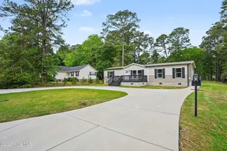 335 Ridgewood Drive NW, Calabash, NC 28467 — 3-bedroom manufactured home in Ocean Forest, Calabash, NC, photo 9 of 39