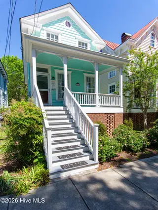 704 E Front Street, New Bern, NC 28560 – photo 1: 20240423-_MG_9104