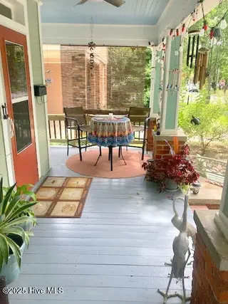 428 E 2nd Street, Washington, NC 27889 – photo 5: front porch 3
