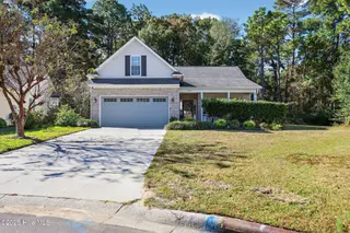 814 SW Mackay Court, Wilmington, NC 28412 — 4-bedroom home in Lords Creek, Wilmington, NC, photo 1 of 34: 04_814_MacKay_Ct_Wilmington_NC_28412_USA