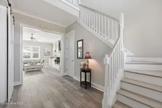 209 Bogue Carrier Court, Newport, NC 28570 – photo 3: Open foyer