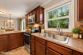 811 Little John Avenue, Jacksonville, NC 28546 — 3-bedroom home in Sherwood Forest, Jacksonville, NC, photo 8 of 24: Kitchen