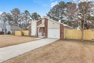 247 Sanders Lane, Havelock, NC 28532 — 3-bedroom home in Cameron Village, Havelock, NC, photo 3 of 29: sanders-3