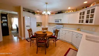 129 Hidden Pond Drive, New Bern, NC 28562 – photo 13: Eat In Kitchen