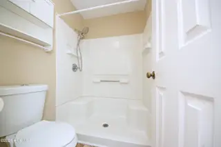 186 Raintree Circle, Jacksonville, NC 28540 – photo 24: Primary Bath
