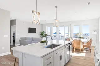 704 N Anderson Boulevard, Topsail Beach, NC 28445 – photo 12: 069_704_north_anderson_boulevard-18_880