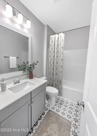 27 N Bandwheel Way, Hampstead, NC 28443 – photo 22: Bathroom 2