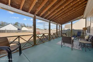 109 Fernie Lane, New Bern, NC 28560 – photo 5: Large Screened Porch