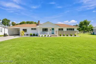 908 Greenfield Heights Boulevard, Havelock, NC 28532 — 4-bedroom home in Greenfield Heights, Havelock, NC, photo 1 of 45: front of house