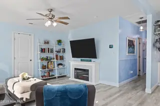 601 Emerald Drive, Emerald Isle, NC 28594 – photo 20: Living Room
