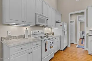 301 Foxwood Lane, Wilmington, NC 28409 – photo 15: 40-web-or-mls-DSC09651