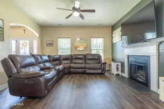 211 Holly Grove Court E, Jacksonville, NC 28540 – photo 7: IMG_0375-HDR