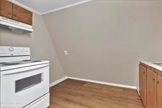 2645 Scotts Hill Loop Road, Wilmington, NC 28411 – photo 23: Kitchen above garage