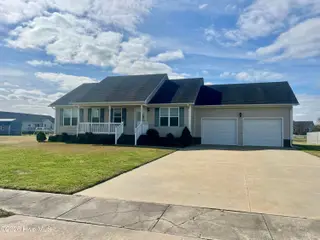 1007 Tanners Court, Elizabeth City, NC 27909 — 3-bedroom home in Perkins Estates, Elizabeth City, NC, photo 3 of 3: IMG_8181