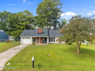 2066 Hunters Ridge Drive, Midway Park, NC 28544 – photo 2: 2-web-or-mls-2066 Hunters Ridge Dr. 71