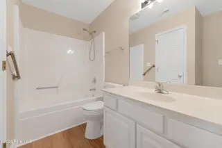 424 Commerce Avenue D, Morehead City, NC 28557 – photo 23: Bathroom 2